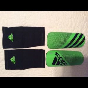 NWT Adidas Soccer shin guard slip in shield.